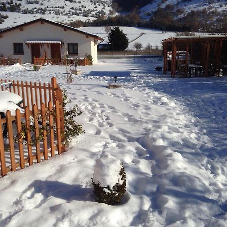 Bed and Breakfast La Collina Di Peppino Trasacco Zimmer foto